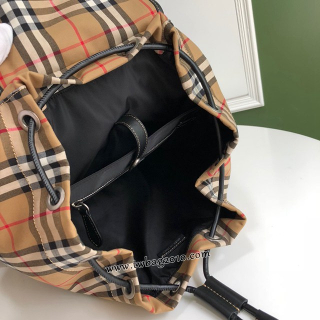 Burberry專門店新款大號Vintage復古格紋軍旅背包 巴寶莉男士女士後背包 yxb1390